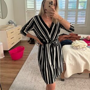 H&M Stretchy black and white striped dress with optional belt